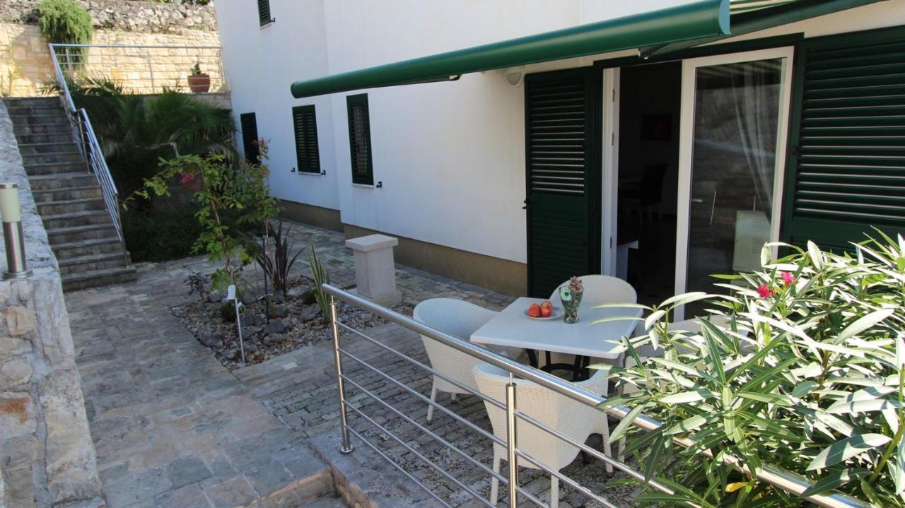 Apartments Adria Malinska Eksteriør bilde