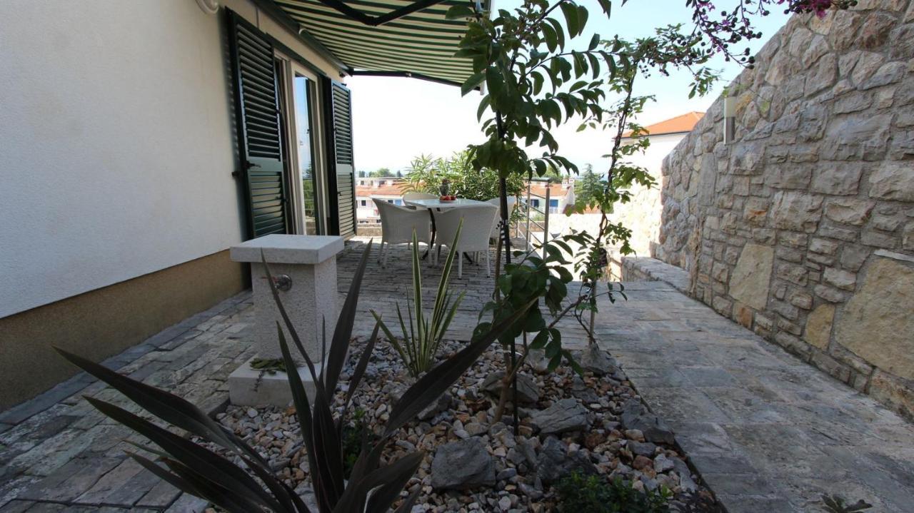 Apartments Adria Malinska Eksteriør bilde