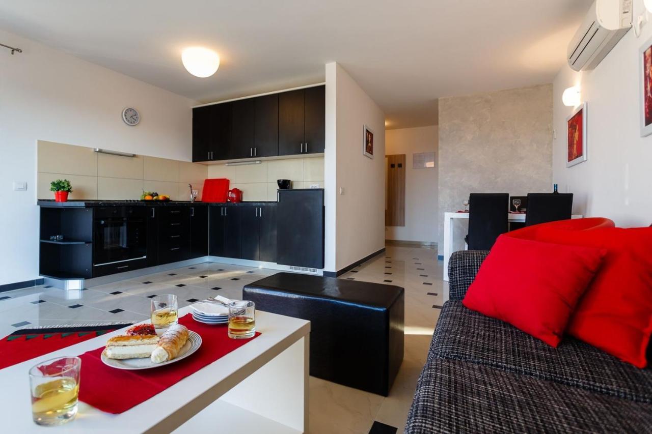 Apartments Adria Malinska Eksteriør bilde
