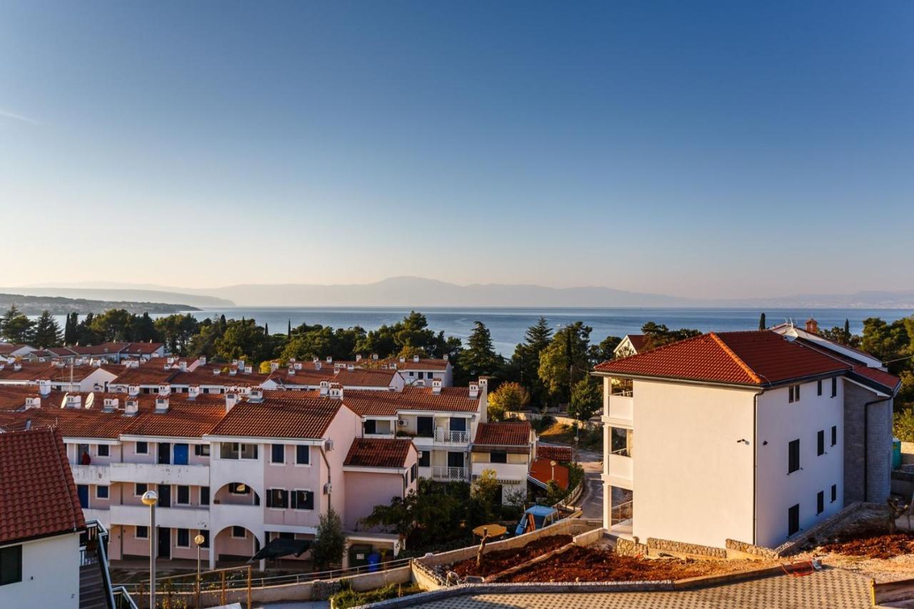 Apartments Adria Malinska Eksteriør bilde